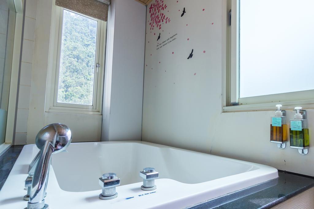 Lover Hot Spring B&B Jiaoxi Exterior photo